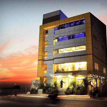 Golden Gate Hotel Indore Luaran gambar