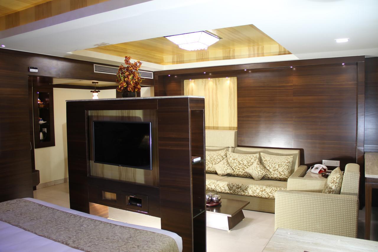 Golden Gate Hotel Indore Luaran gambar