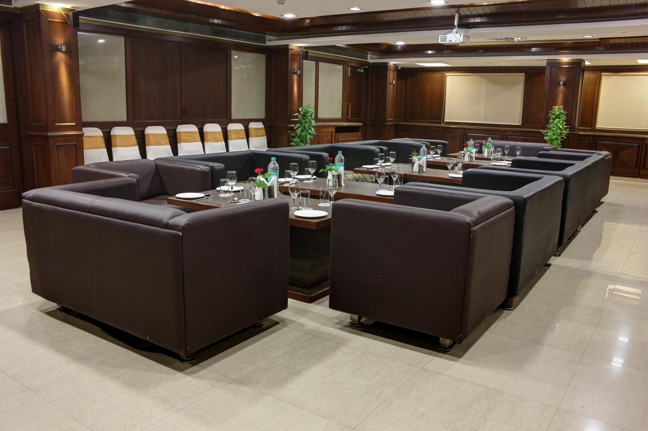 Golden Gate Hotel Indore Luaran gambar