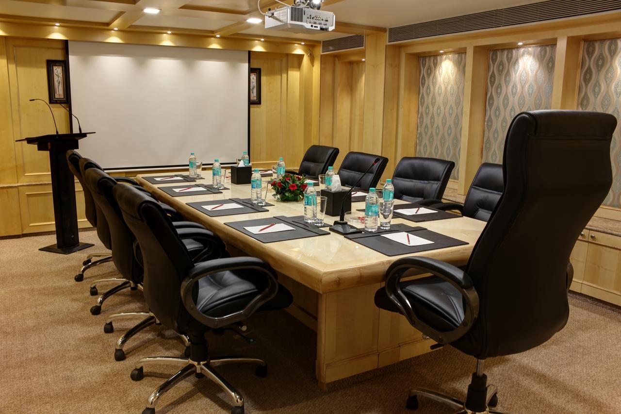Golden Gate Hotel Indore Luaran gambar