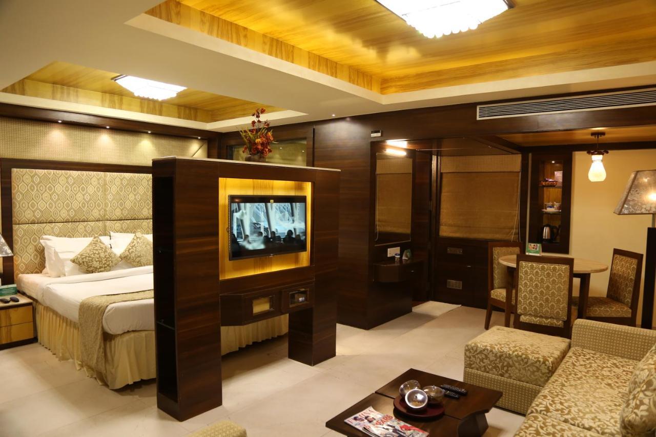 Golden Gate Hotel Indore Luaran gambar